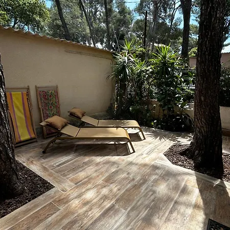 Holiday home Cabanon A Sur Au Coeur De Portissol.