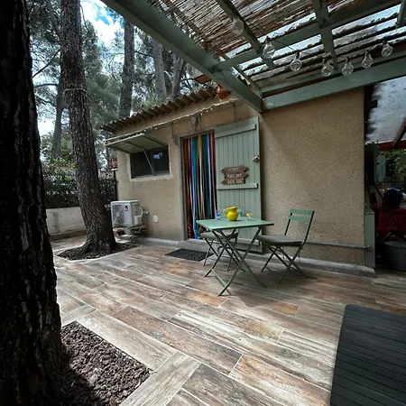 Cabanon A Sur Au Coeur De Portissol.