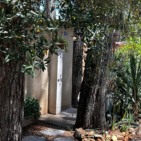 Cabanon A Sur Au Coeur De Portissol. *